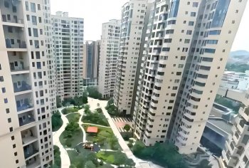 萬潤(rùn)金軌廣場(chǎng)